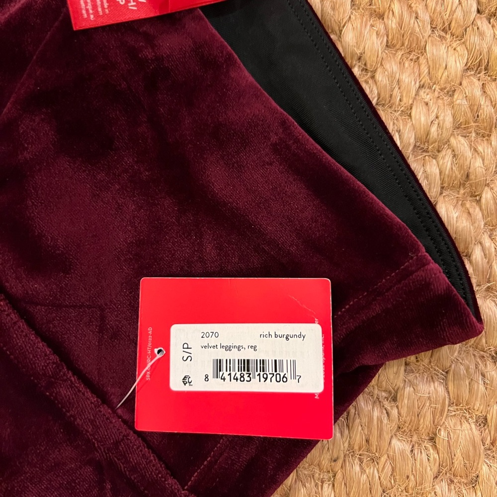 NWT spanx red velvet leggings!!